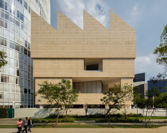 rchitectural masterpiece, Museo Jumex, designed by David Chipperfield Architects.